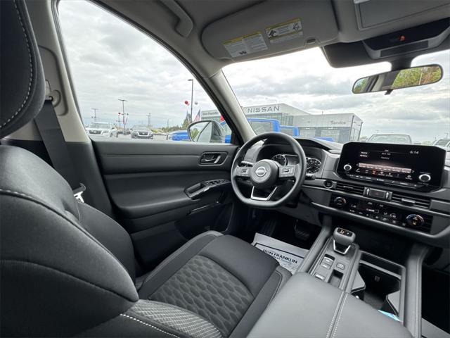 new 2025 Nissan Pathfinder car, priced at $36,813