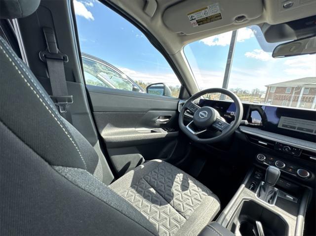new 2025 Nissan Kicks car, priced at $26,515