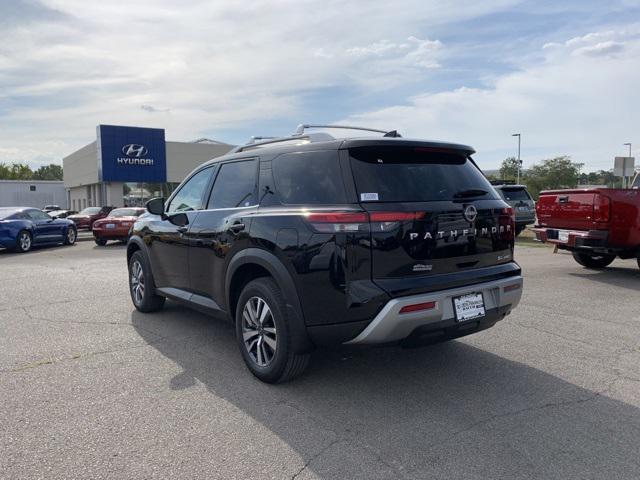 new 2024 Nissan Pathfinder car, priced at $41,519