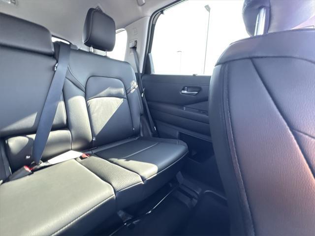 new 2025 Nissan Pathfinder car, priced at $45,103