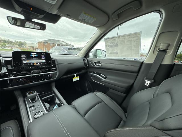 new 2025 Nissan Pathfinder car, priced at $44,647