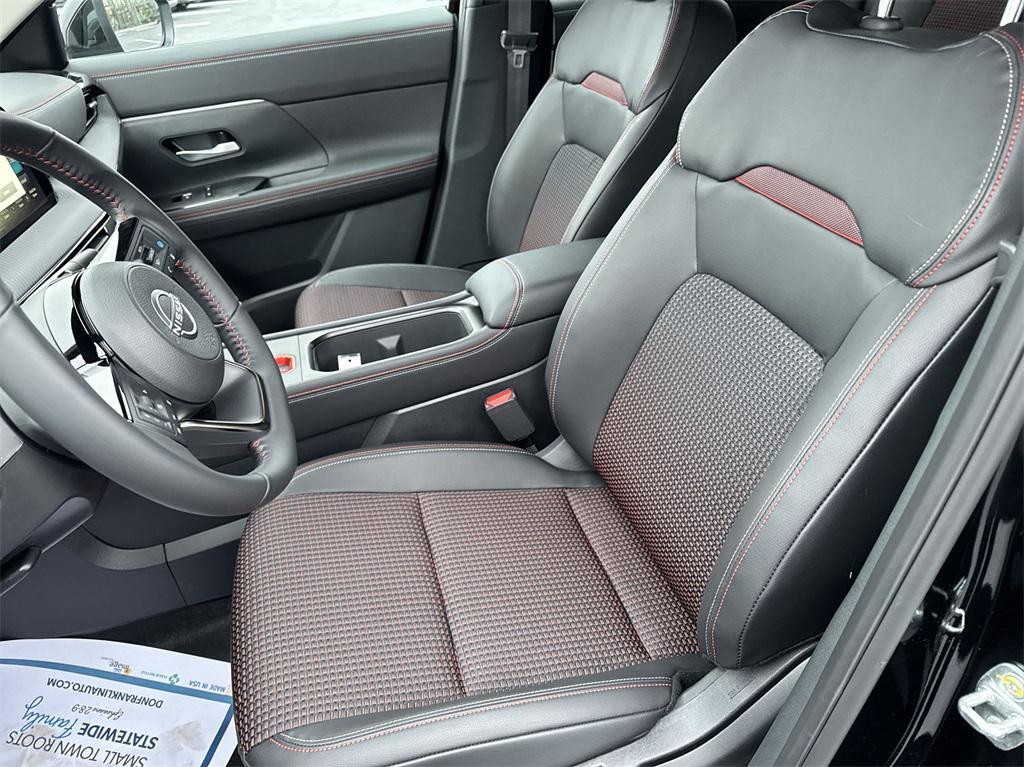 new 2025 Nissan Kicks car, priced at $28,060