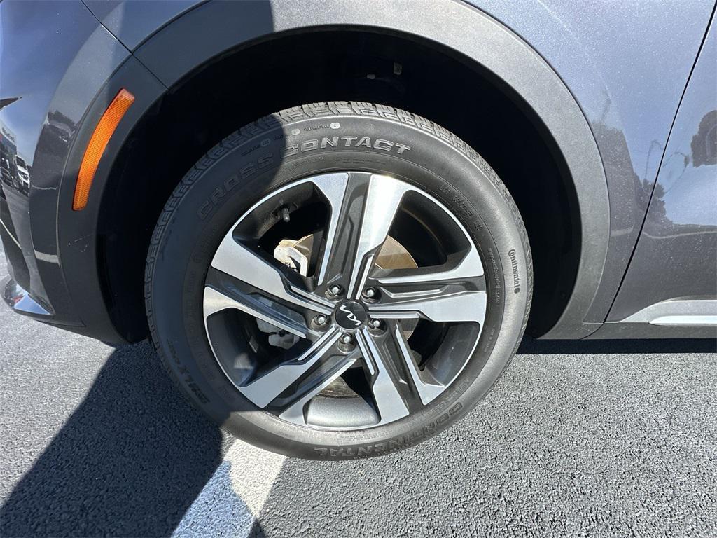 used 2023 Kia Sorento Hybrid car, priced at $31,800