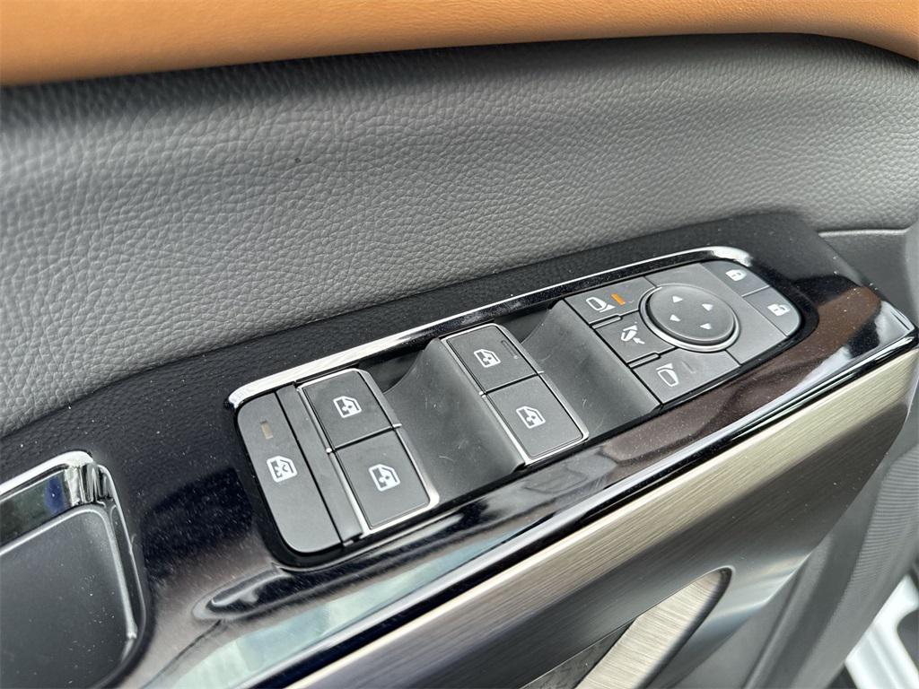 new 2025 Nissan Pathfinder car, priced at $50,354
