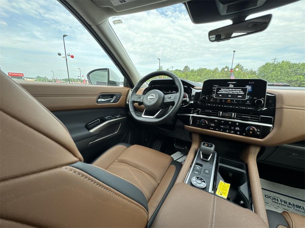 new 2025 Nissan Pathfinder car, priced at $50,354