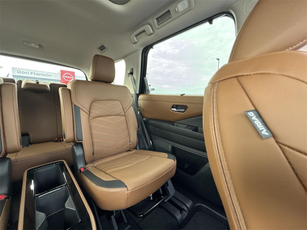 new 2025 Nissan Pathfinder car, priced at $50,354