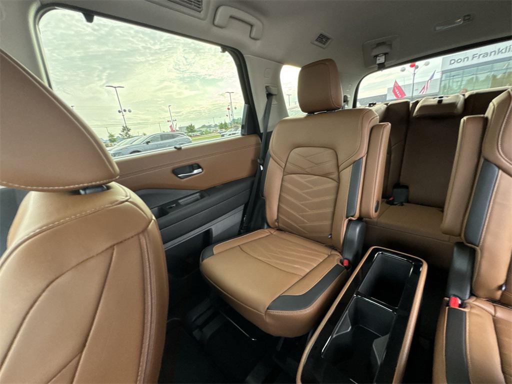 new 2025 Nissan Pathfinder car, priced at $50,354