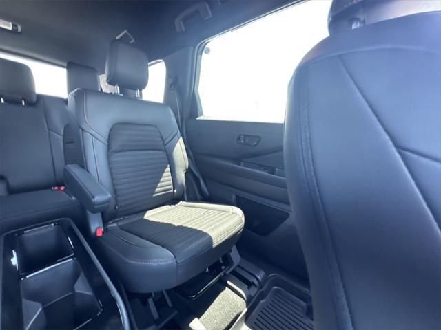 new 2025 Nissan Pathfinder car, priced at $40,261
