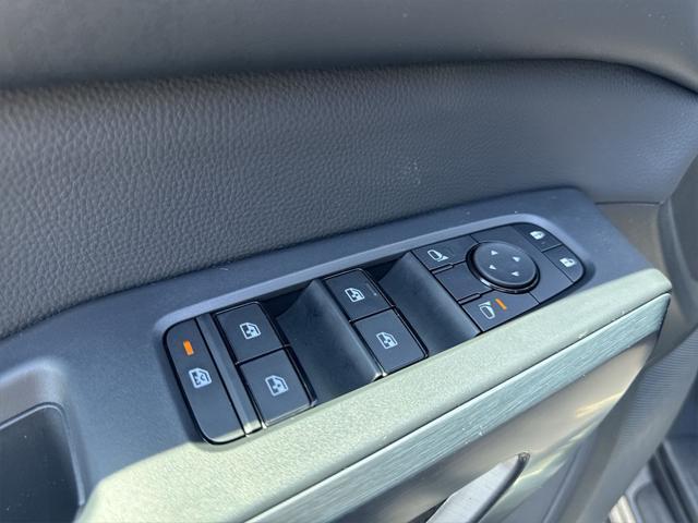 new 2025 Nissan Pathfinder car, priced at $40,261