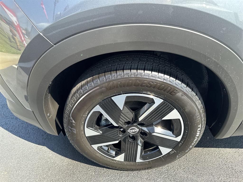 new 2025 Nissan Kicks car, priced at $1