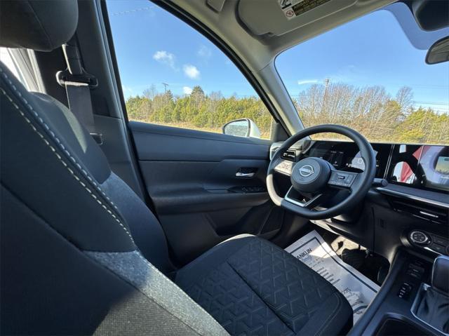 new 2025 Nissan Kicks car, priced at $27,085