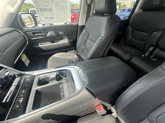 new 2025 Nissan Armada car, priced at $64,020