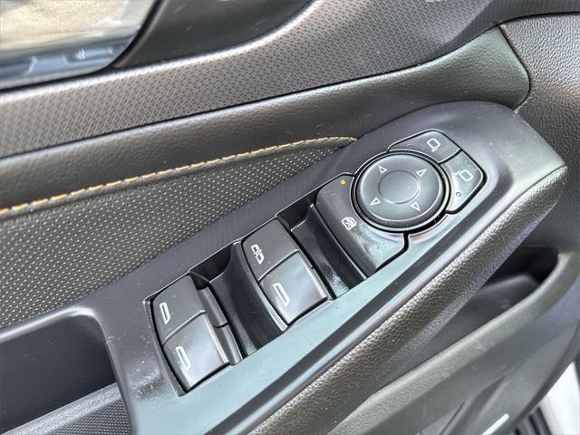 used 2021 Chevrolet Traverse car, priced at $28,400