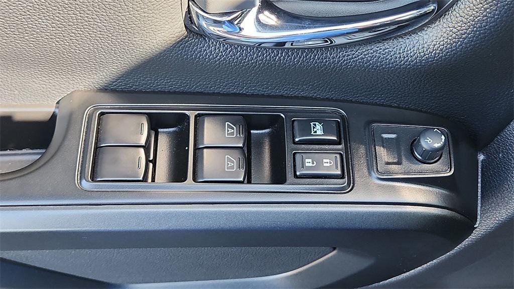 used 2023 Nissan Titan car, priced at $43,899