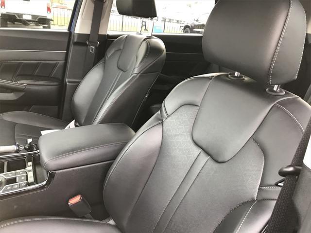 used 2022 Kia Sorento car, priced at $30,798