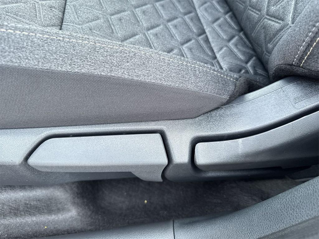 new 2025 Nissan Kicks car, priced at $27,943