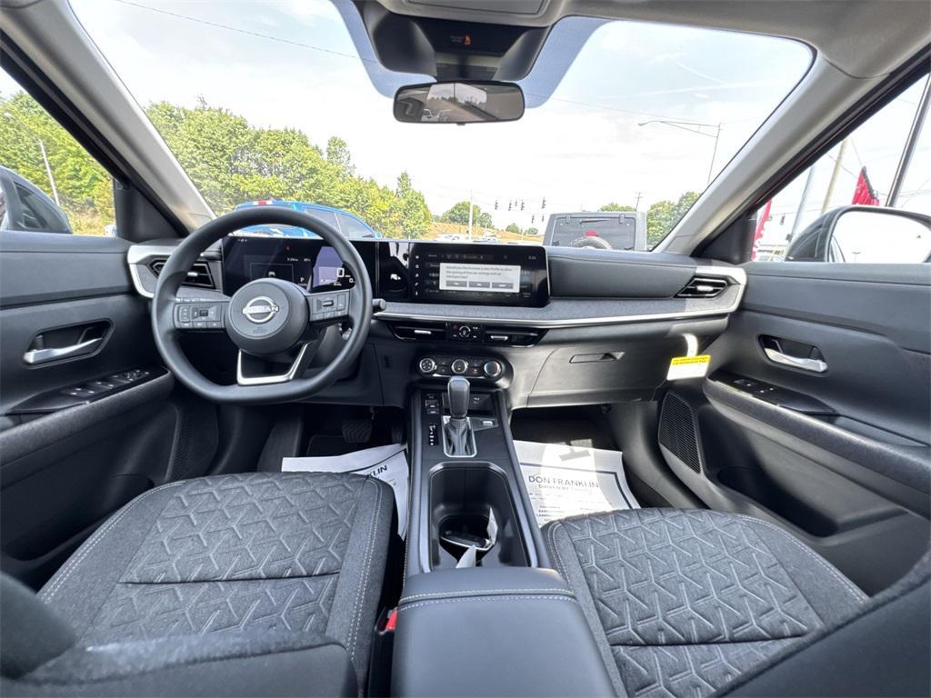 new 2025 Nissan Kicks car, priced at $27,943