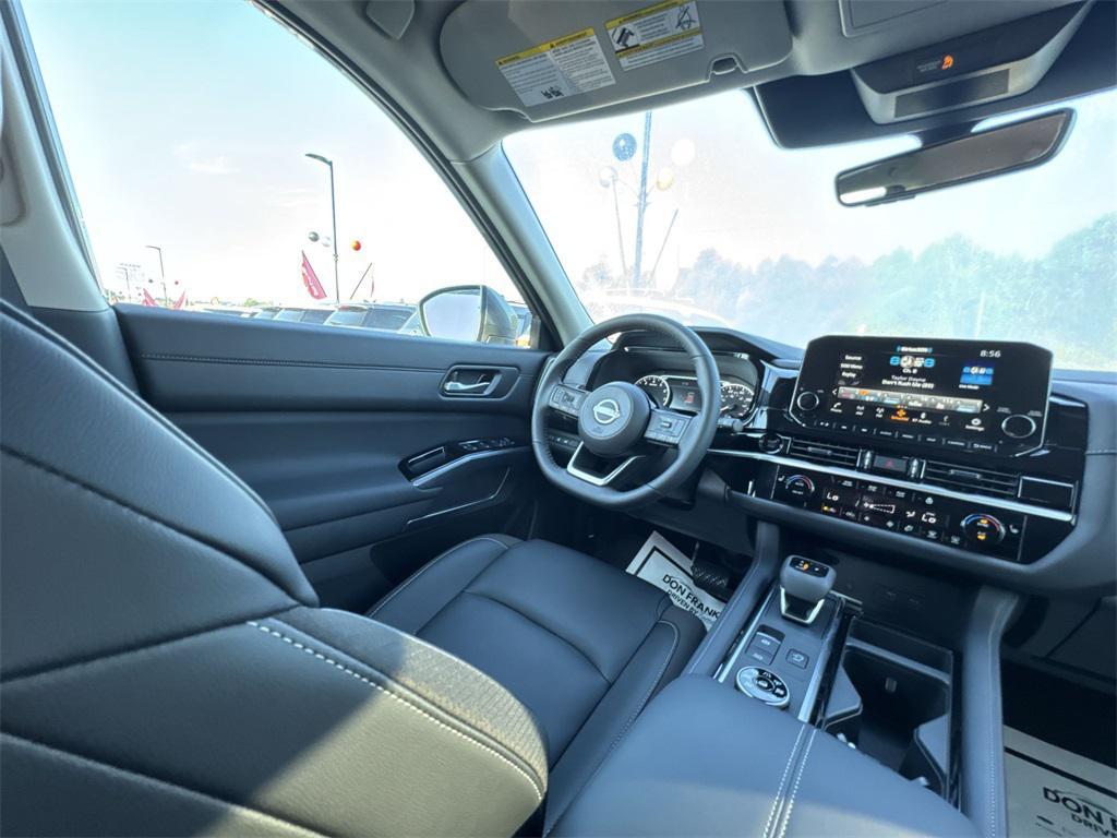 new 2025 Nissan Pathfinder car, priced at $43,485