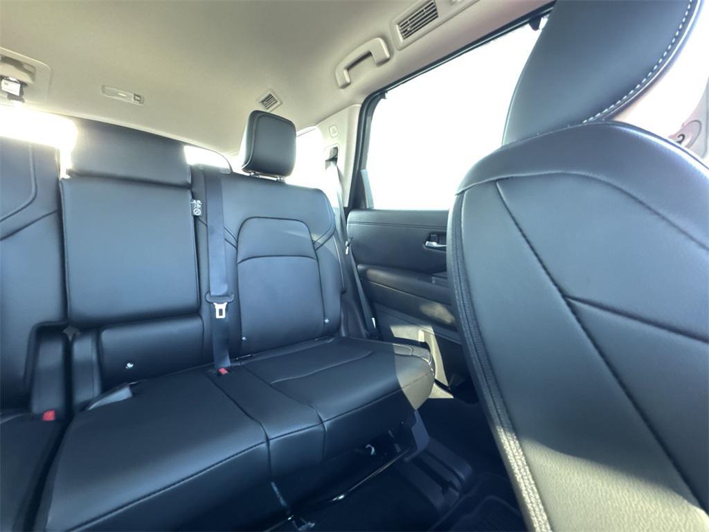 new 2025 Nissan Pathfinder car, priced at $43,485
