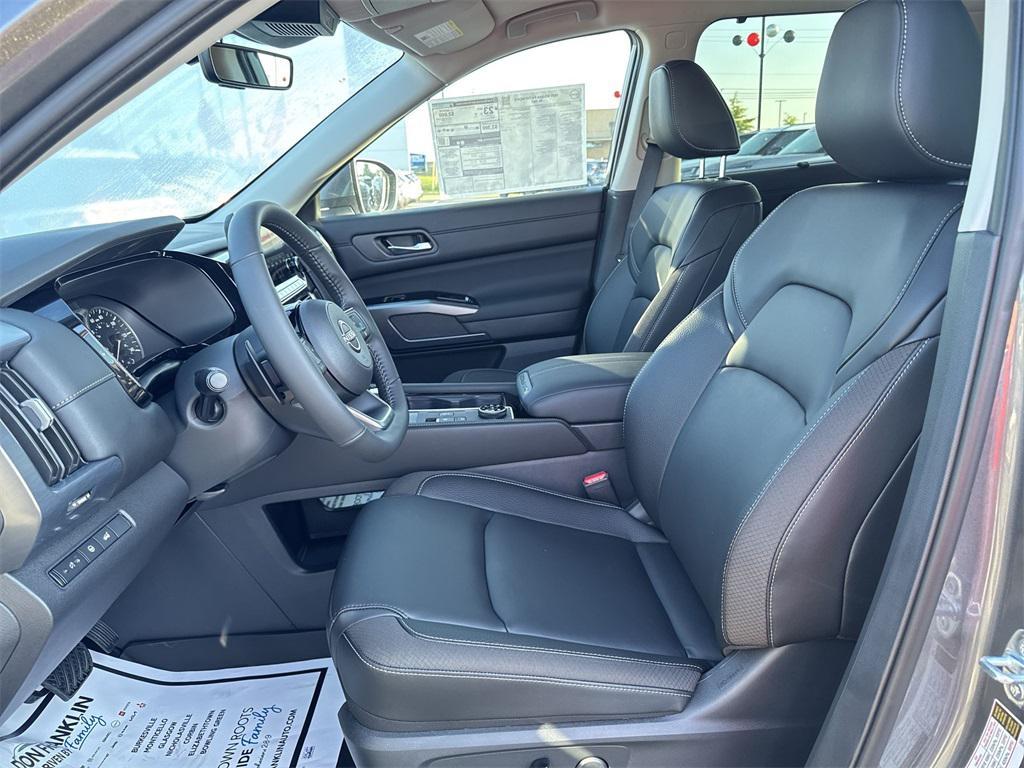 new 2025 Nissan Pathfinder car, priced at $43,485