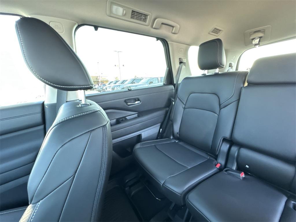 new 2025 Nissan Pathfinder car, priced at $43,485