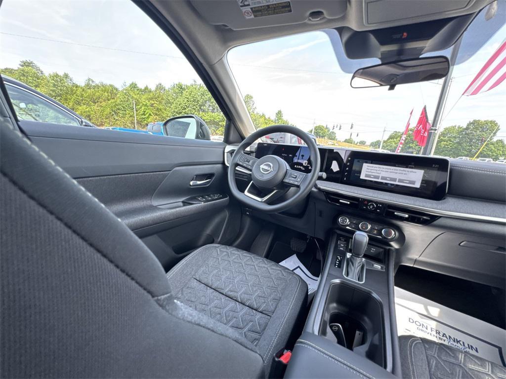 new 2025 Nissan Kicks car, priced at $27,241