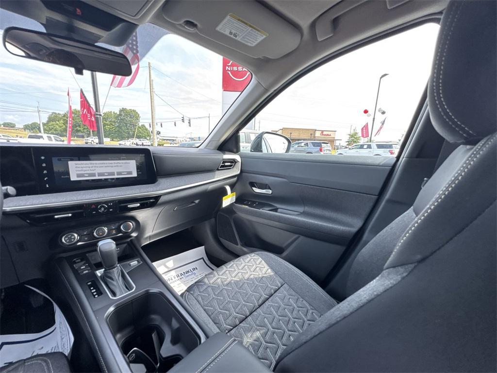new 2025 Nissan Kicks car, priced at $27,241