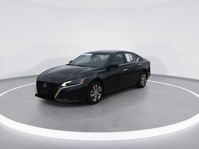 used 2023 Nissan Altima car, priced at $22,870