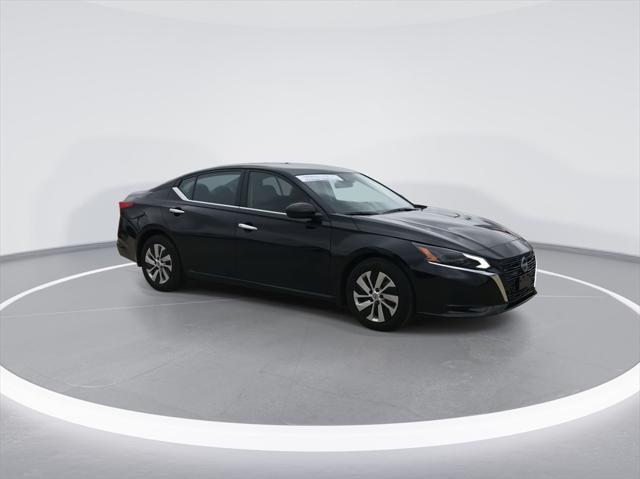 used 2023 Nissan Altima car, priced at $22,870