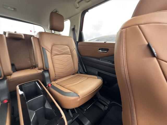 new 2025 Nissan Pathfinder car, priced at $48,225
