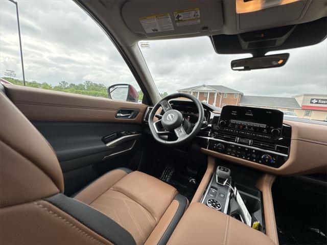 new 2025 Nissan Pathfinder car, priced at $48,225