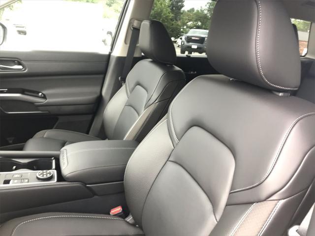 new 2025 Nissan Pathfinder car, priced at $45,785