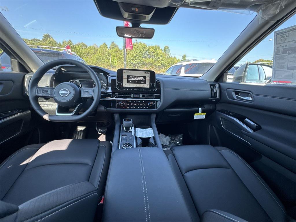 new 2025 Nissan Pathfinder car, priced at $43,784