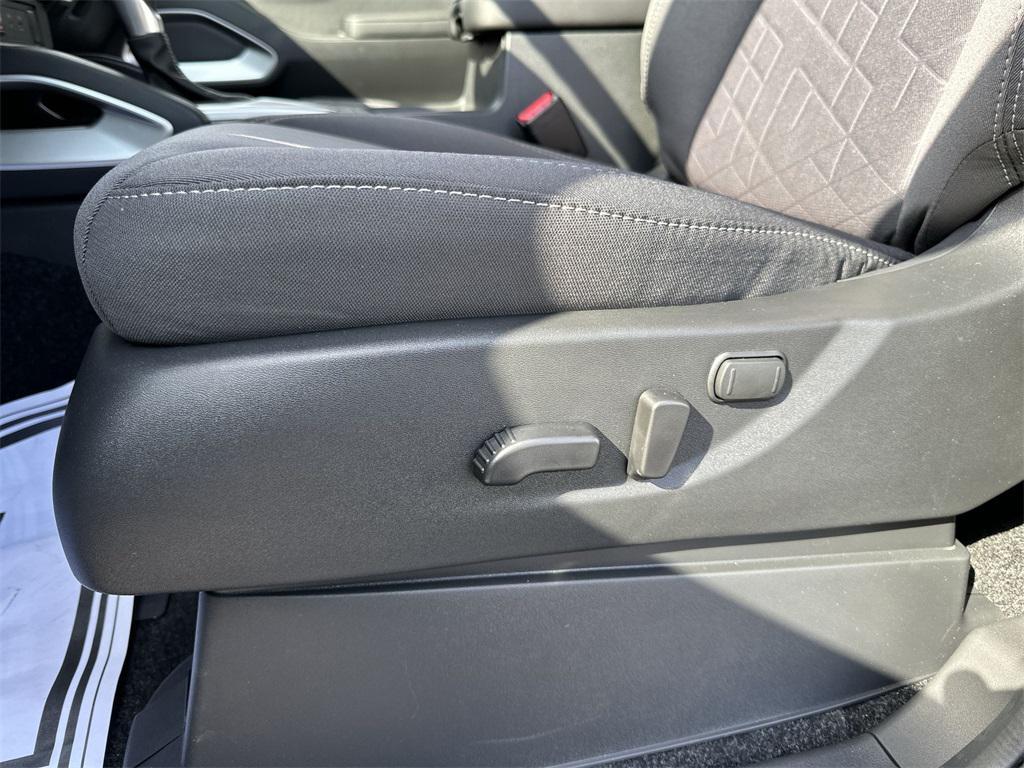 new 2025 Nissan Frontier car, priced at $39,705