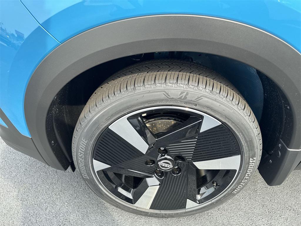 new 2025 Nissan Kicks car, priced at $30,884