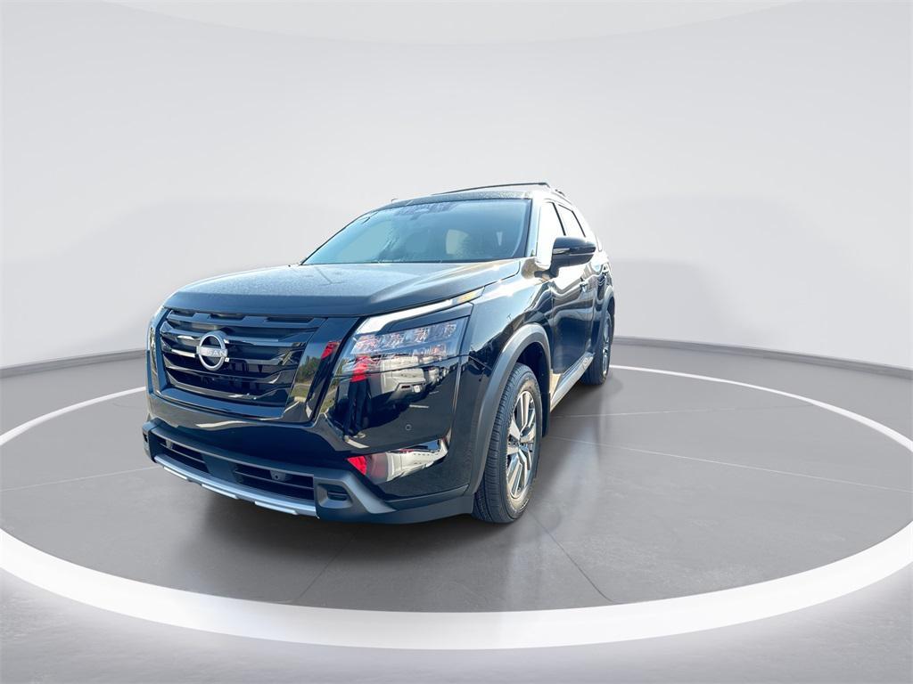 new 2025 Nissan Pathfinder car, priced at $43,921