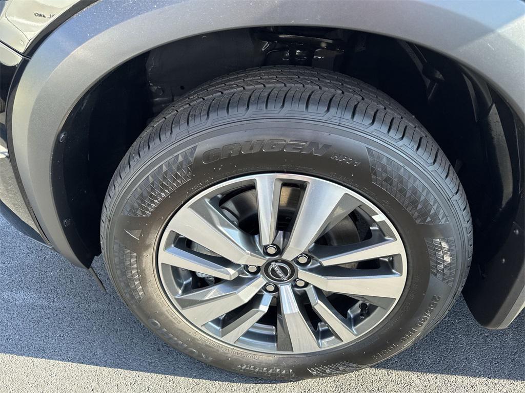 new 2025 Nissan Pathfinder car, priced at $43,921
