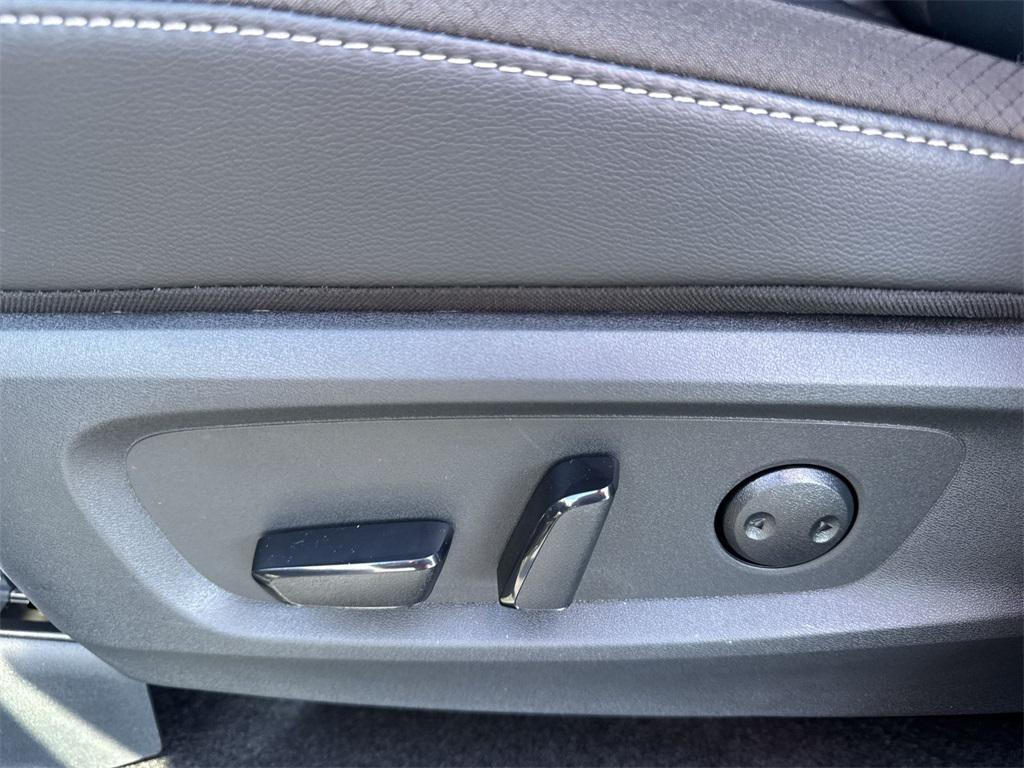 new 2025 Nissan Pathfinder car, priced at $43,921