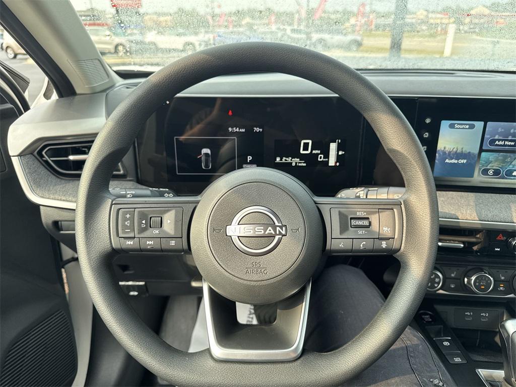 new 2025 Nissan Kicks car, priced at $28,281