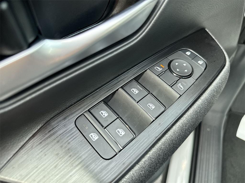 new 2025 Nissan Kicks car, priced at $28,281