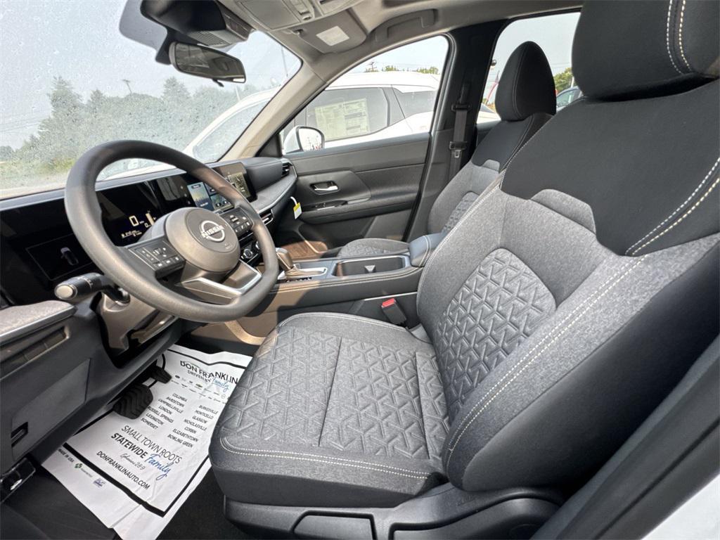 new 2025 Nissan Kicks car, priced at $28,281