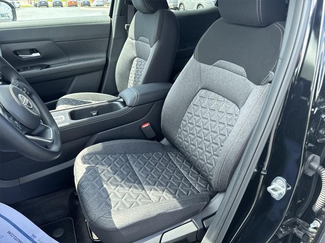 new 2025 Nissan Kicks car, priced at $26,515