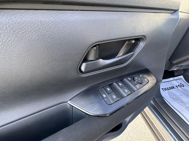 new 2025 Nissan Kicks car, priced at $24,050