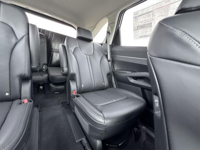 used 2025 Kia Sorento car, priced at $40,900