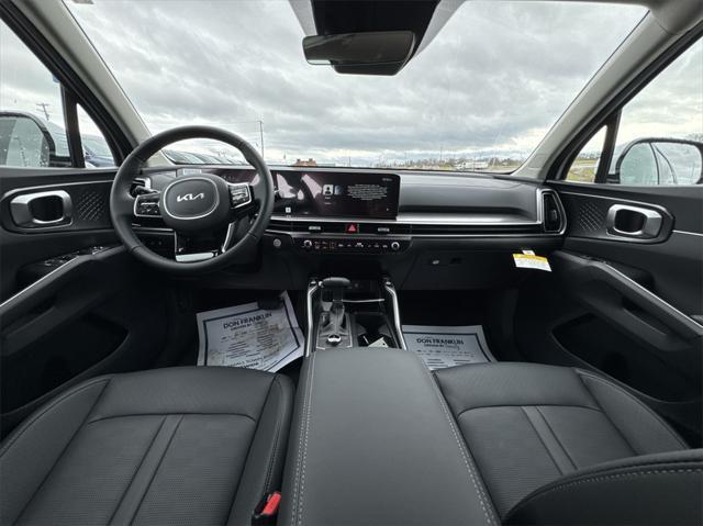 used 2025 Kia Sorento car, priced at $40,900