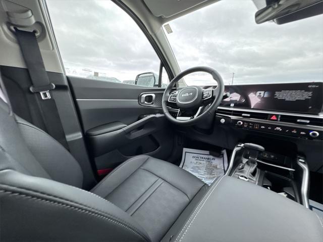 used 2025 Kia Sorento car, priced at $40,900