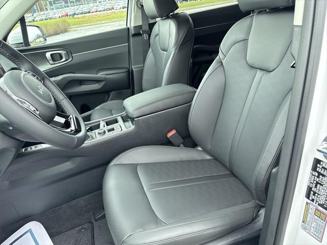 used 2025 Kia Sorento car, priced at $40,900