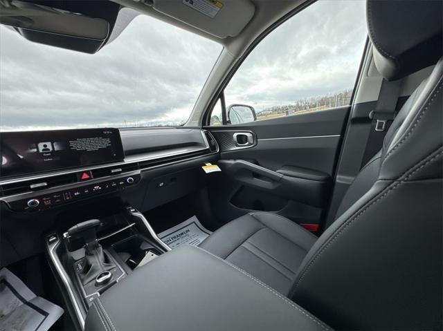 used 2025 Kia Sorento car, priced at $40,900