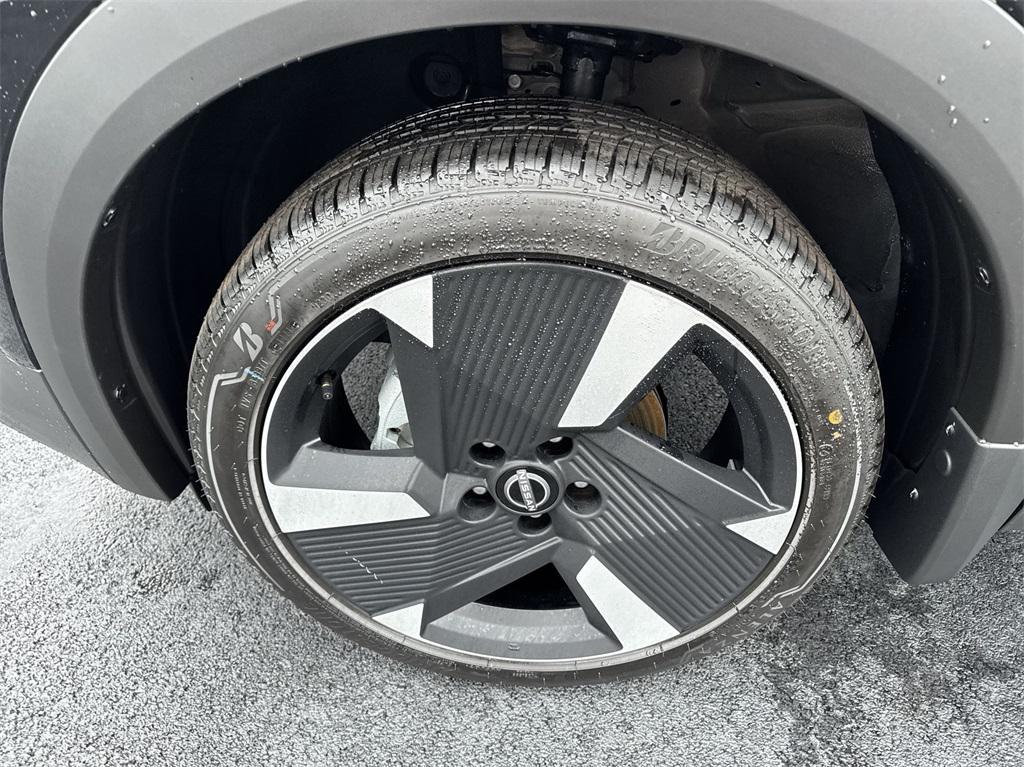 new 2025 Nissan Kicks car, priced at $28,060