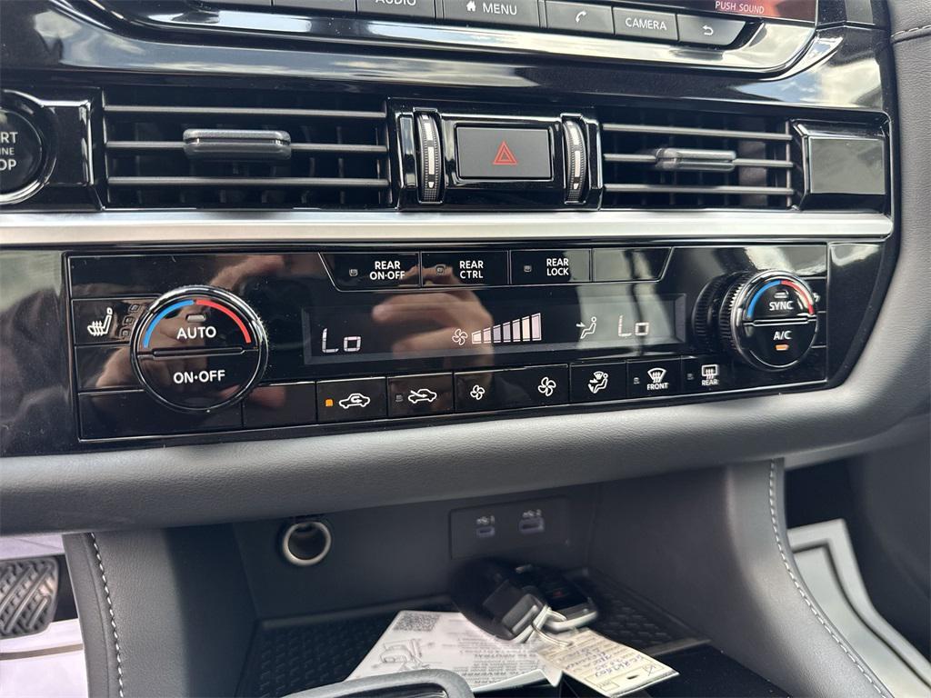 new 2025 Nissan Pathfinder car, priced at $42,163